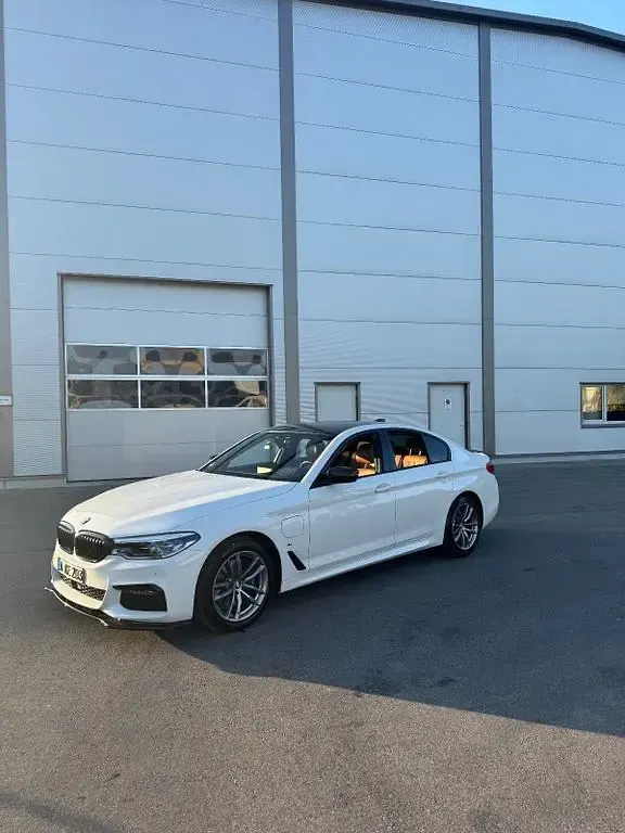 Gebraucht BMW 530e iPerformance 292 PS (214 kW) 2020 Weiß Limousine