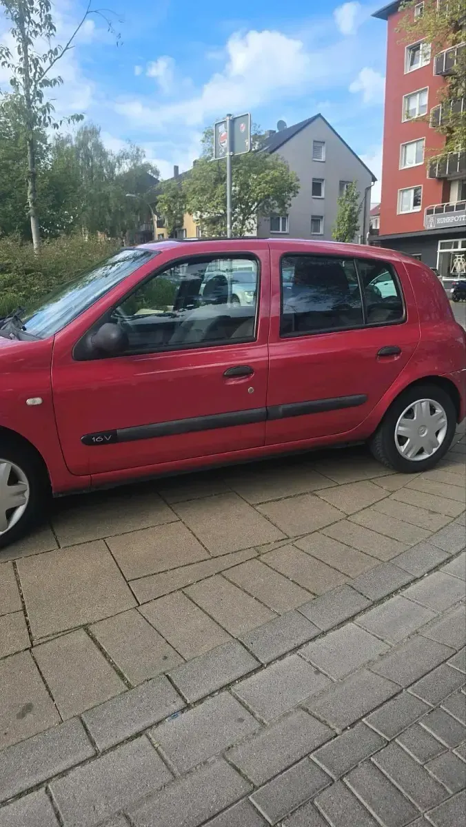 Gebraucht Renault Clio II 75 PS (55 kW) 2004 Rot Limousine