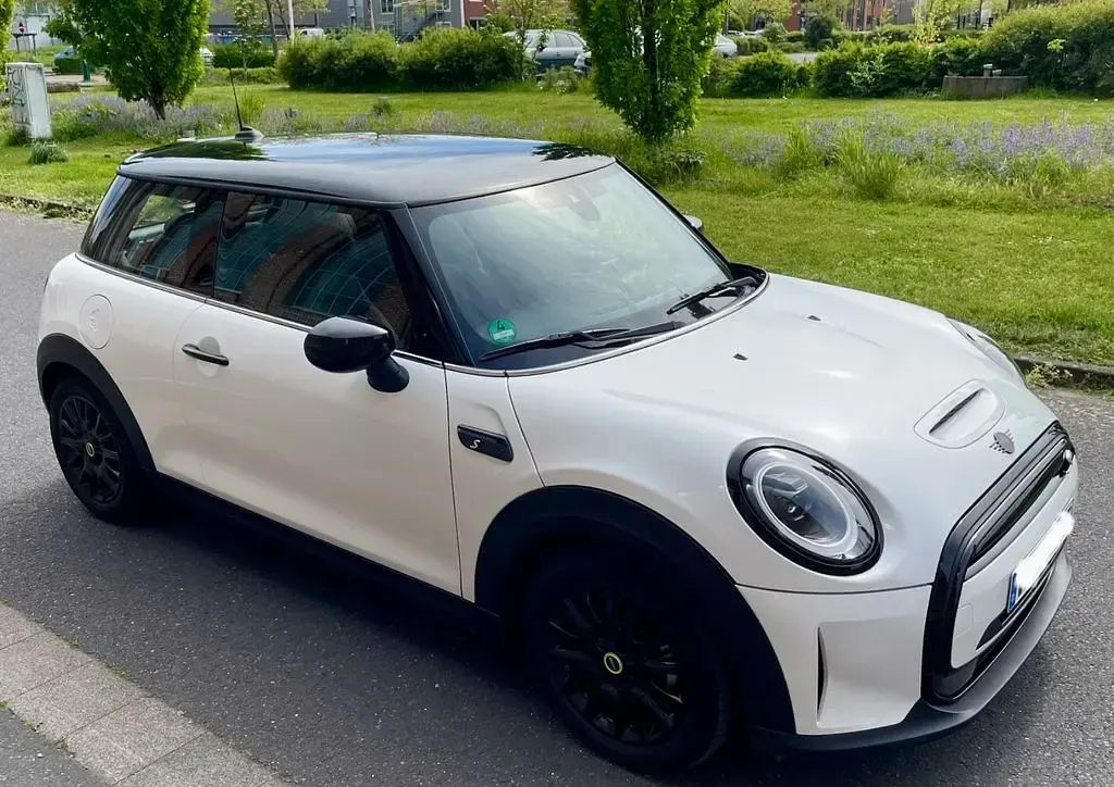 Second-hand Mini Cooper SE 135 kW (184 CP) 2023 Alb Hatchback