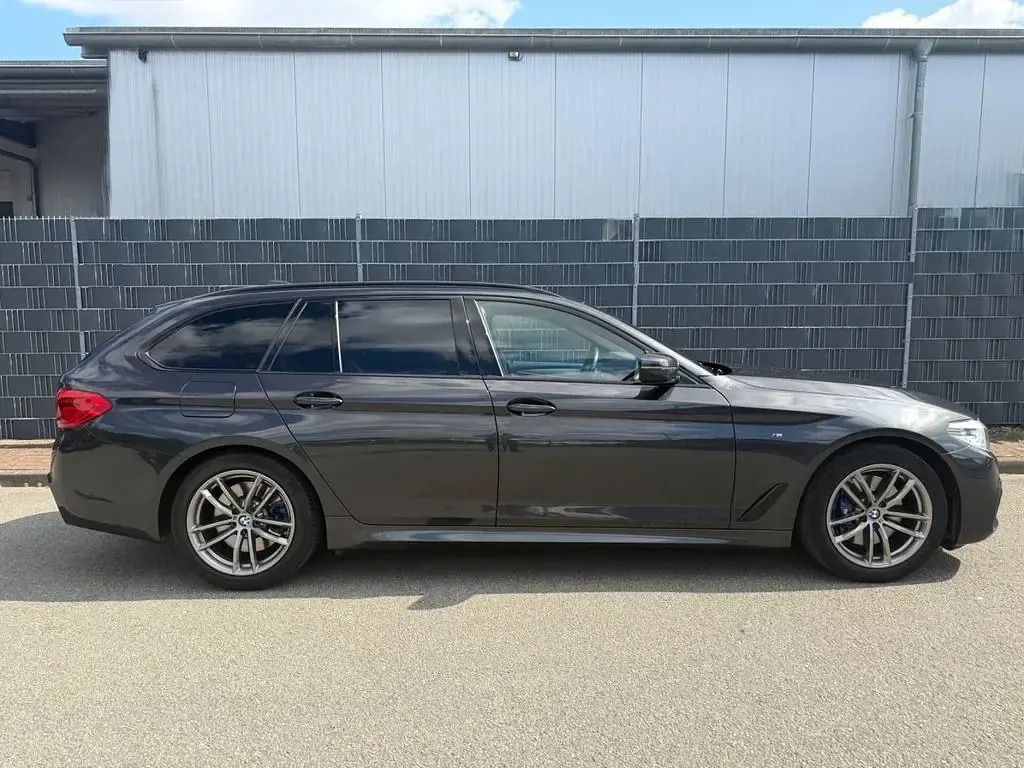 Gebraucht BMW 530 M Sport 265 PS (194 kW) 2020 Grau Limousine