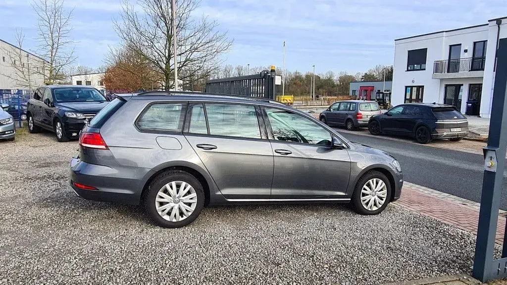 Gebraucht VW Golf VII Comfortline 150 PS (110 kW) 2017 Grau Kombi