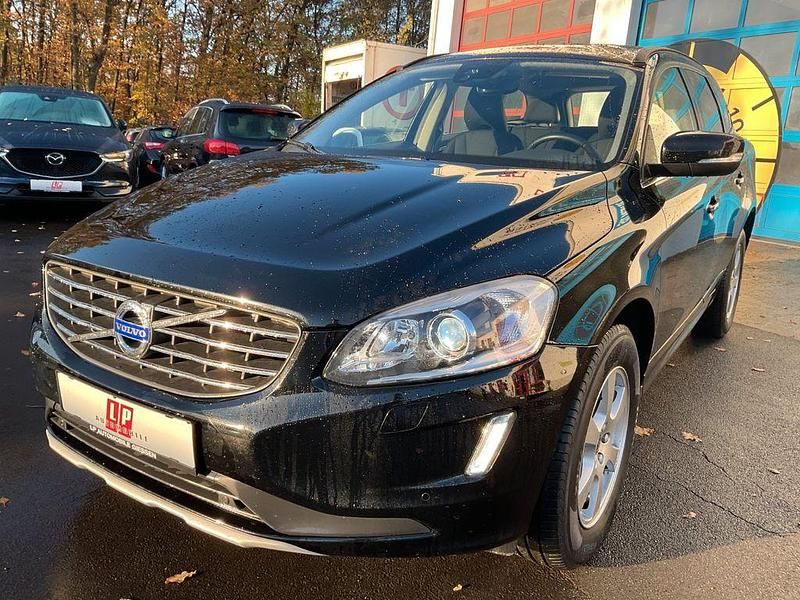 Schwarz Gebraucht 2016 Volvo XC60 Momentum SUV | 19.490 € (Fairer Preis) - Bild 1/4