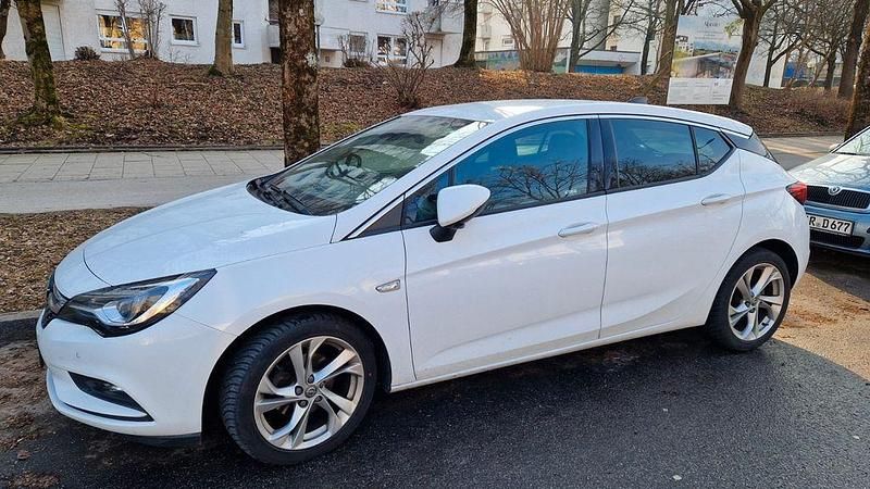 Gebraucht Opel Astra Innovation 150 PS (110 kW) 2016 Weiß Limousine