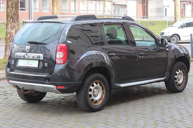 Usado Dacia Duster 105 HP (77 kW) 2011 Preto SUV