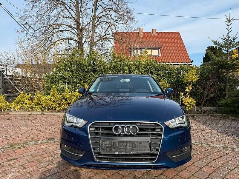 Gebraucht Audi A3 Ambiente 179 PS (131 kW) 2013 Blau Limousine