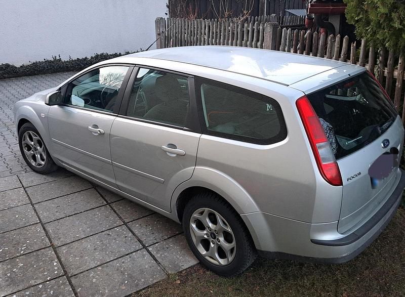 Gebraucht Ford Focus 125 PS (91 kW) 2007 Silber Kombi