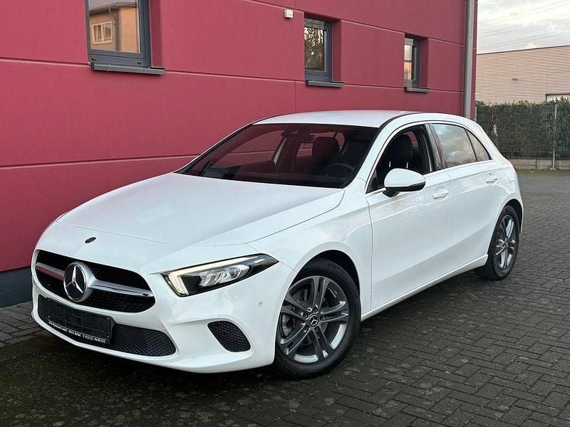 Weiß Gebraucht 2018 Mercedes A200 Progressive Limousine | 18.500 € (Guter Preis) - Bild 1/4