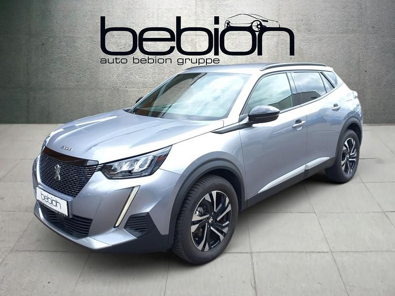 Gebraucht Peugeot 2008 Allure 131 PS (96 kW) 2023 Metfa artense silber SUV