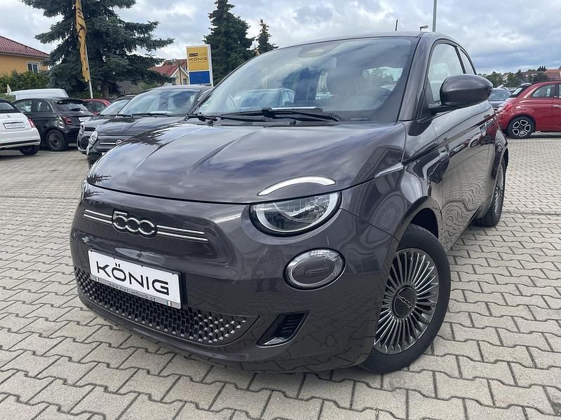 Grau Gebraucht 2022 Fiat 500e Icon Kleinwagen | 20.999 € (Fairer Preis) - Bild 1/4