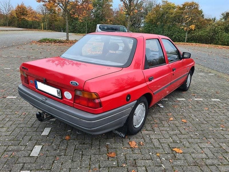 Gebraucht Ford Orion 60 PS (44 kW) 1991 Rot Limousine