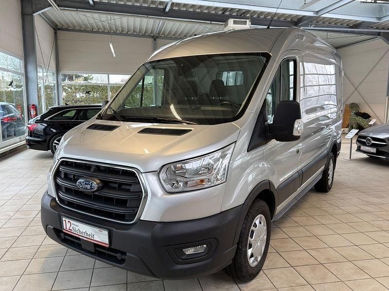 Gebraucht Ford Transit Trend 131 PS (96 kW) 2019 Silber Limousine