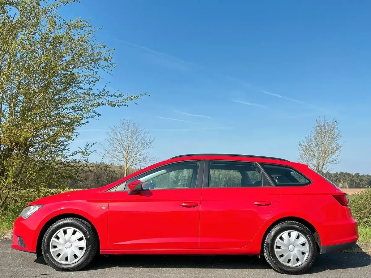 Używany Seat Leon ST Reference 110 KM (80 kW) 2016 Czerwony Kombi