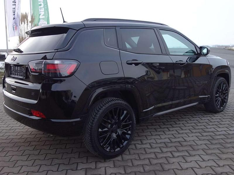 Gebraucht Jeep Compass 131 PS (96 kW) 2023 Black clear coat SUV