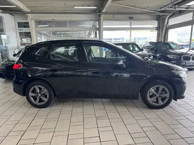 Gebraucht BMW 220 Active Tourer 170 PS (125 kW) 2025 Saphirschwarz Van / Kleinbus