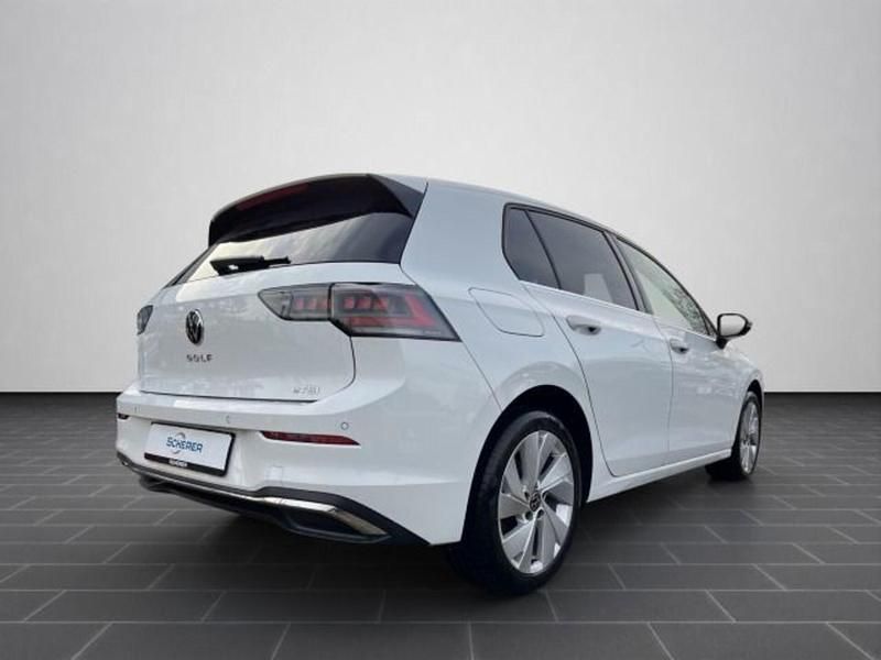 Gebraucht VW Golf VIII Style 150 PS (110 kW) 2025 Pure white Limousine