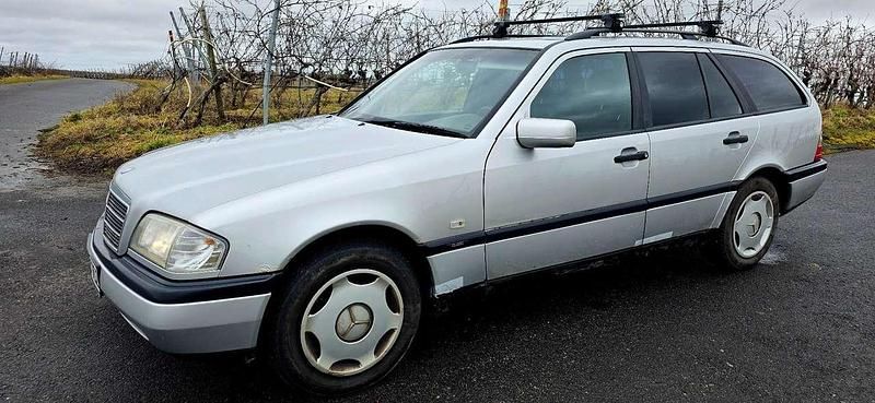 Gebraucht Mercedes C180 Classic 122 PS (89 kW) 1997 Silber Kombi