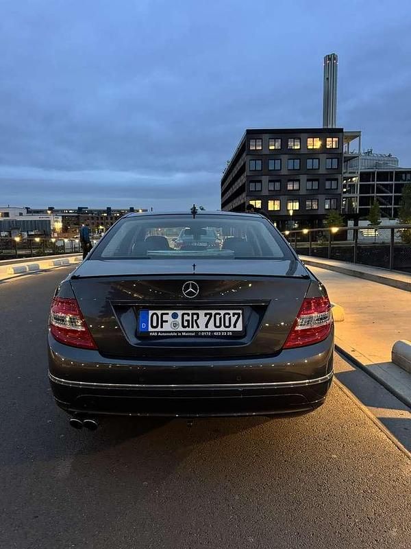 Gebraucht Mercedes C180 156 PS (114 kW) 2010 Limousine