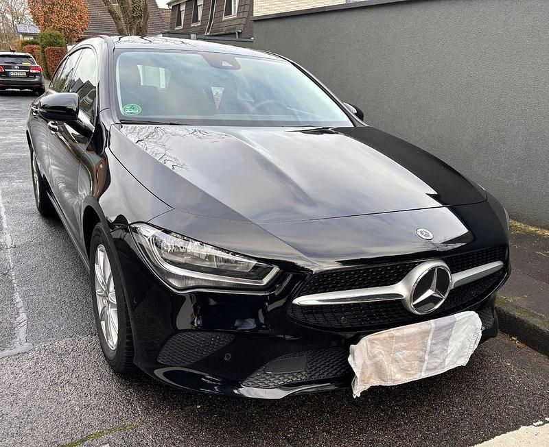 Schwarz Gebraucht 2022 Mercedes CLA180 Shooting Brake Kombi | 20.950 € (Superpreis) - Bild 1/4
