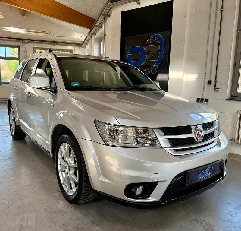 Silber Gebraucht 2012 Fiat Freemont SUV | 4.799 € (Guter Preis) - Bild 1/4