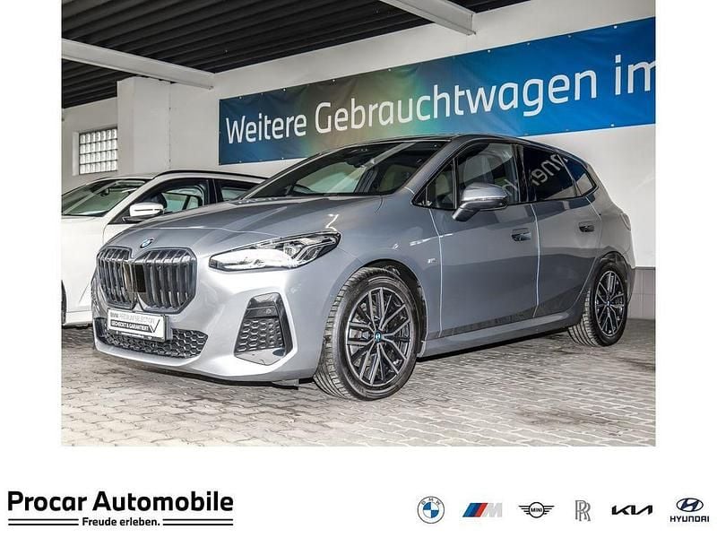 Skyscraper grau metallic Gebraucht 2022 BMW 220 Active Tourer M Sport Van / Kleinbus | 31.390 € (Fairer Preis) - Bild 1/4