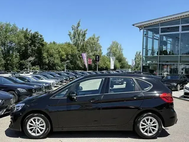 Gebraucht BMW 220 Active Tourer Advantage 270 PS (198 kW) 2019 Schwarz Van / Kleinbus