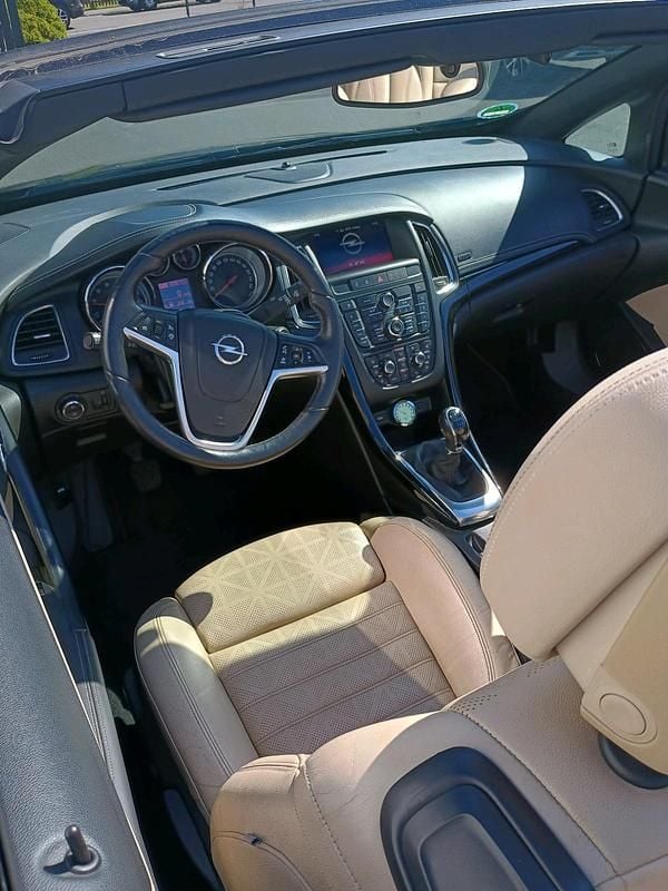 Gebraucht Opel Cascada 140 PS (102 kW) 2017 Schwarz Cabrio