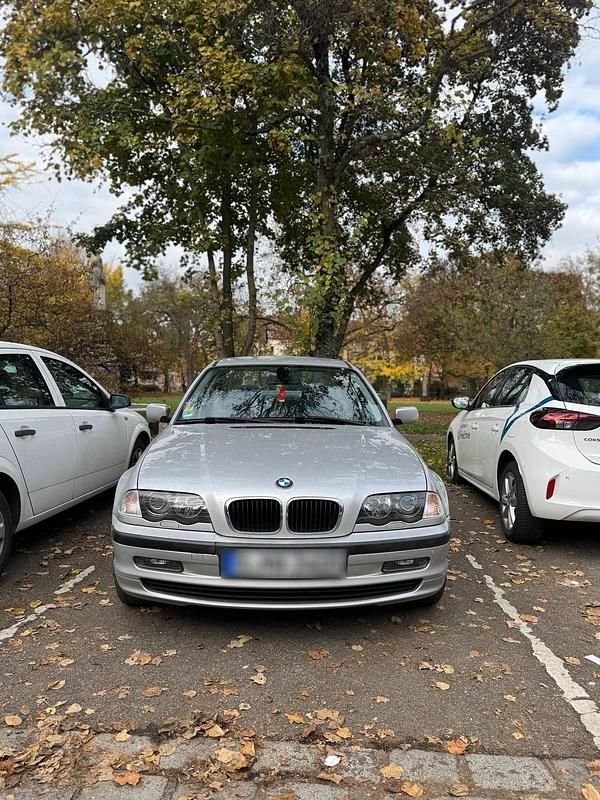 Gebraucht BMW 318 118 PS (86 kW) 2001 Silber Limousine