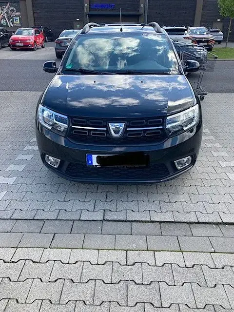 Gebraucht Dacia Logan Comfort 90 PS (66 kW) 2018 Schwarz Limousine