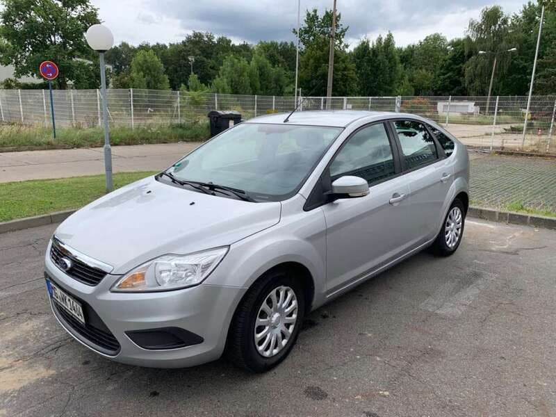 Grau Gebraucht 2011 Ford Focus Limousine | 3.500 € (Superpreis) - Bild 1/4