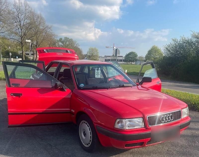 Second-hand Audi 80 Design 90 CP (66 kW) 1993 Roșu Berlinǎ