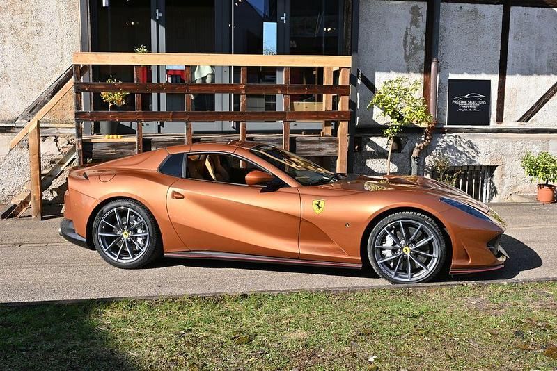 Gebraucht Ferrari 812 799 PS (587 kW) 2023 Braun Cabrio