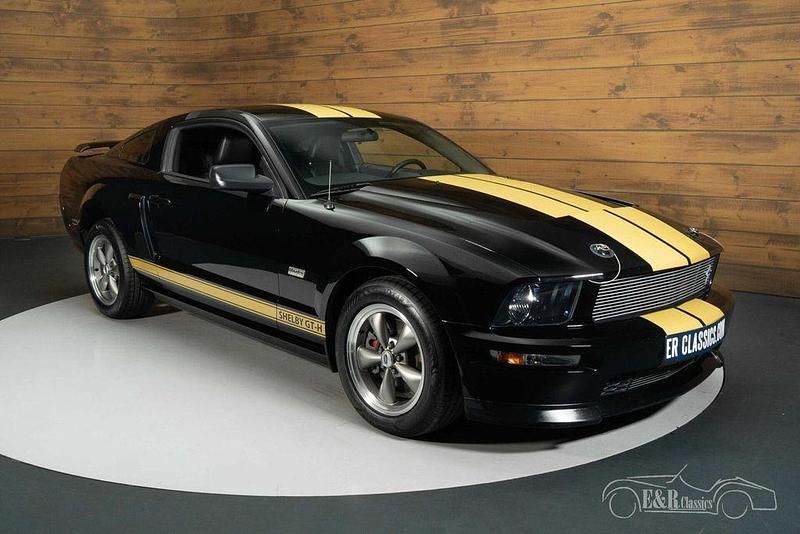 Second-hand Ford Mustang 325 CP (239 kW) 2006 Negru Coupe