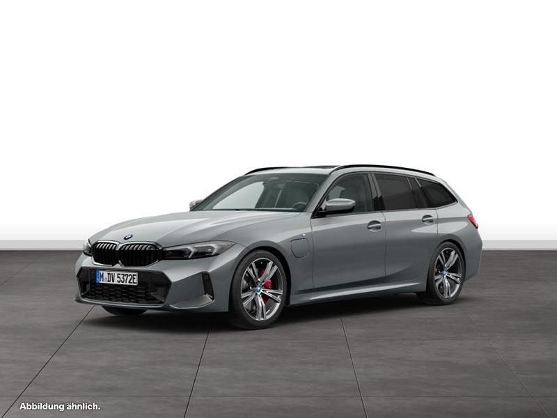 Grau Gebraucht 2024 BMW 330e Kombi | 48.610 € (Teuer) - Bild 1/4