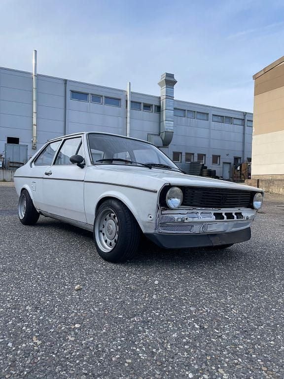 Usado VW Derby 68 HP (50 kW) 1981 Branco Sedan