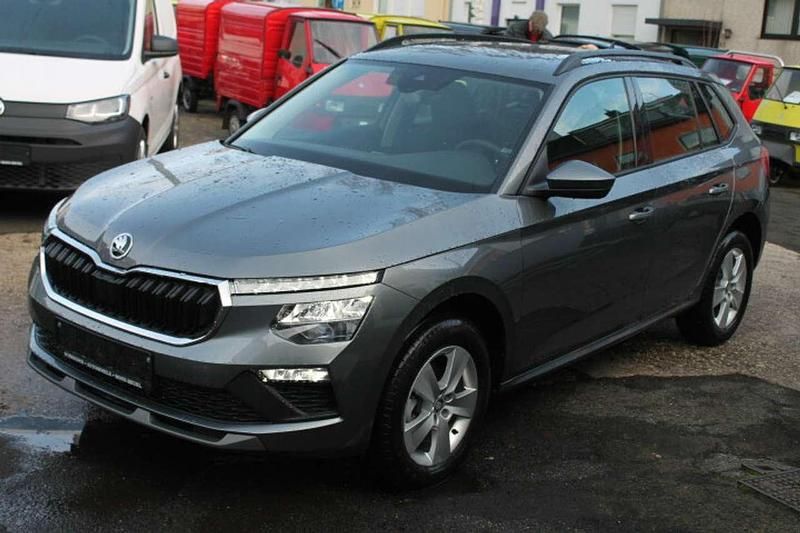 Grau metallic Neu 2025 Skoda Kamiq SUV | 25.950 € (Guter Preis) - Bild 1/4