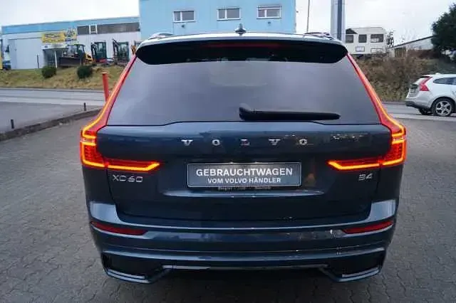 Gebraucht Volvo XC60 145 PS (106 kW) 2023 SUV