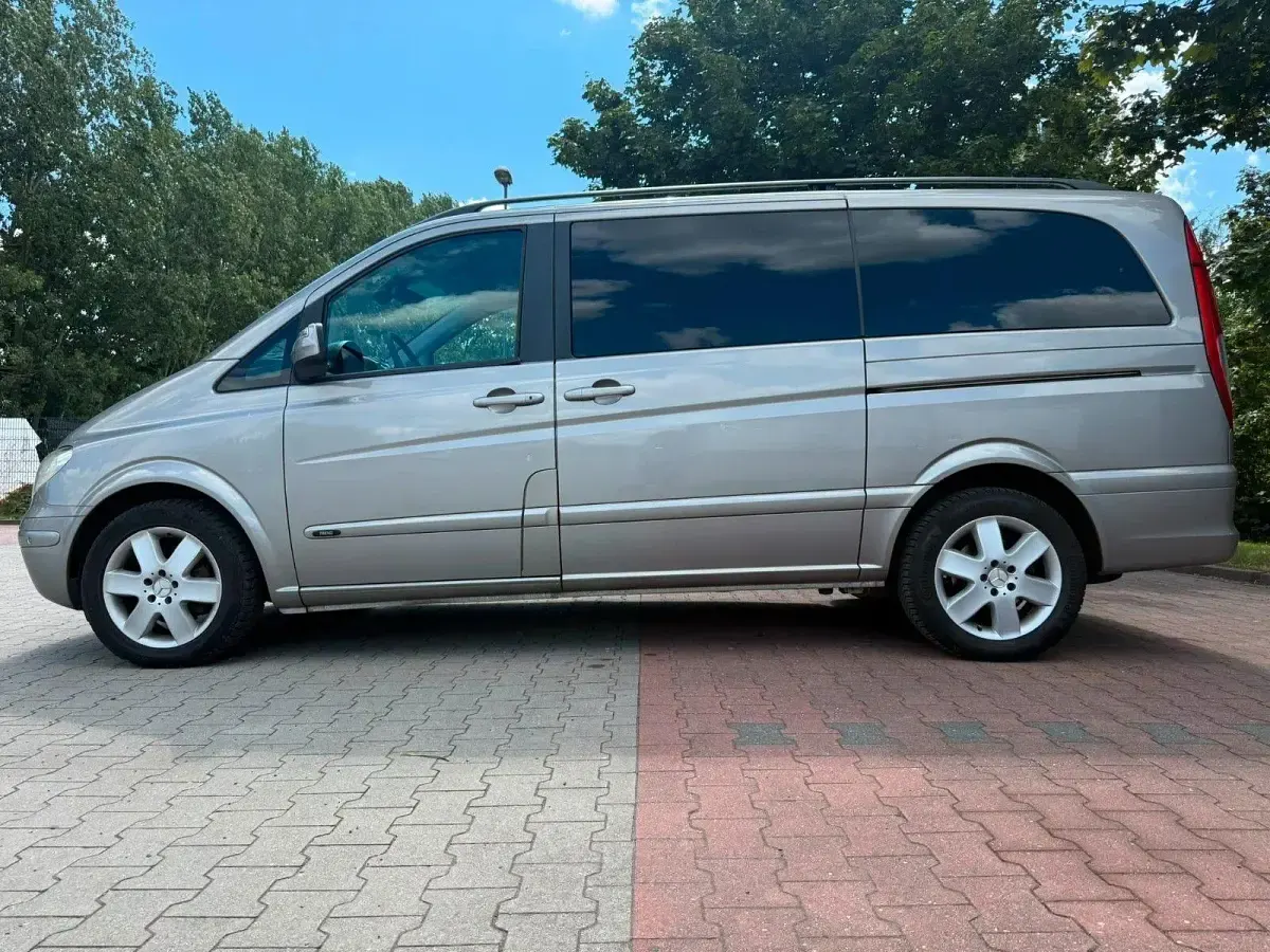 Gebraucht Mercedes Viano 150 PS (110 kW) 2010 Silber Van / Kleinbus