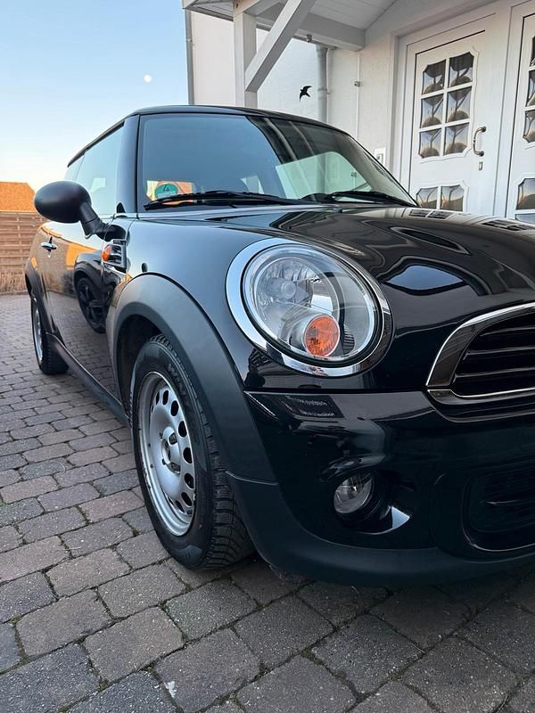 Gebraucht Mini ONE 75 PS (55 kW) 2011 Schwarz Kleinwagen