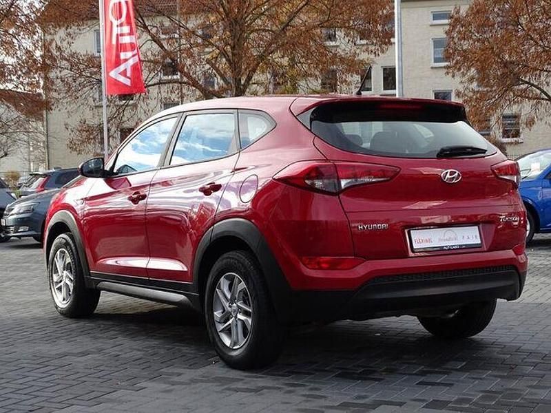 Gebraucht Hyundai Tucson 132 PS (97 kW) 2017 Rot SUV
