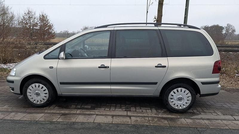 Gebraucht VW Sharan Trendline 140 PS (102 kW) 2009 Silber Van / Kleinbus