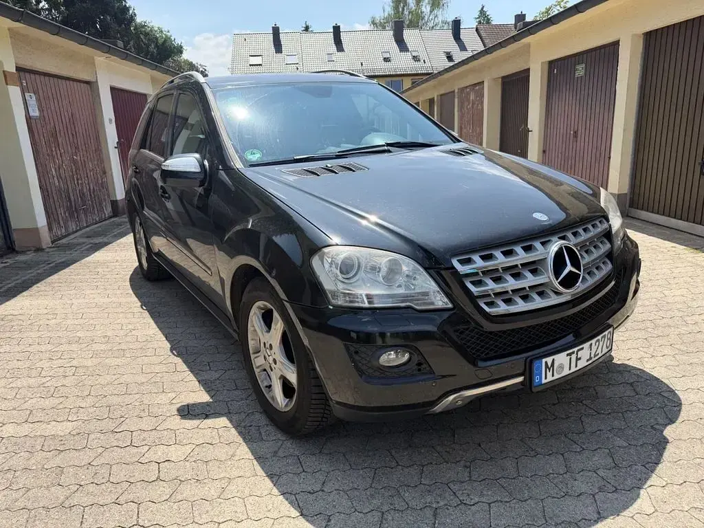 Gebraucht Mercedes ML320 224 PS (164 kW) 2009 Schwarz SUV