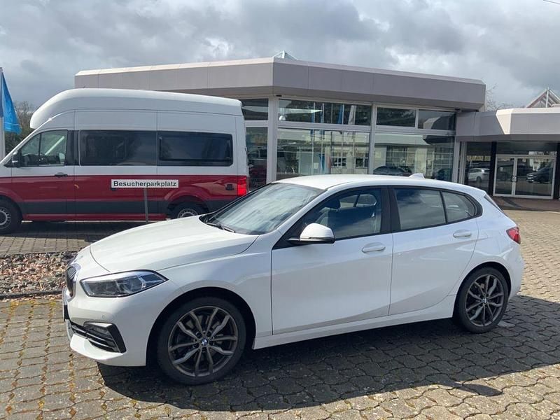 Gebraucht BMW 120 Advantage 190 PS (139 kW) 2023 Weiß Kleinwagen
