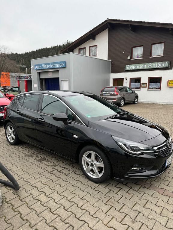Gebraucht Opel Astra Dynamic 150 PS (110 kW) 2018 Schwarz Limousine