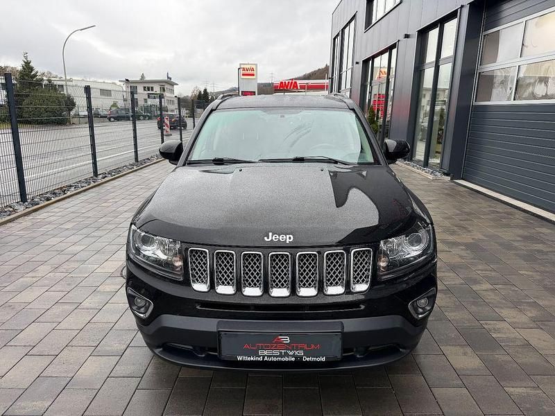 Gebraucht Jeep Compass Limited 170 PS (125 kW) 2015 Schwarz SUV