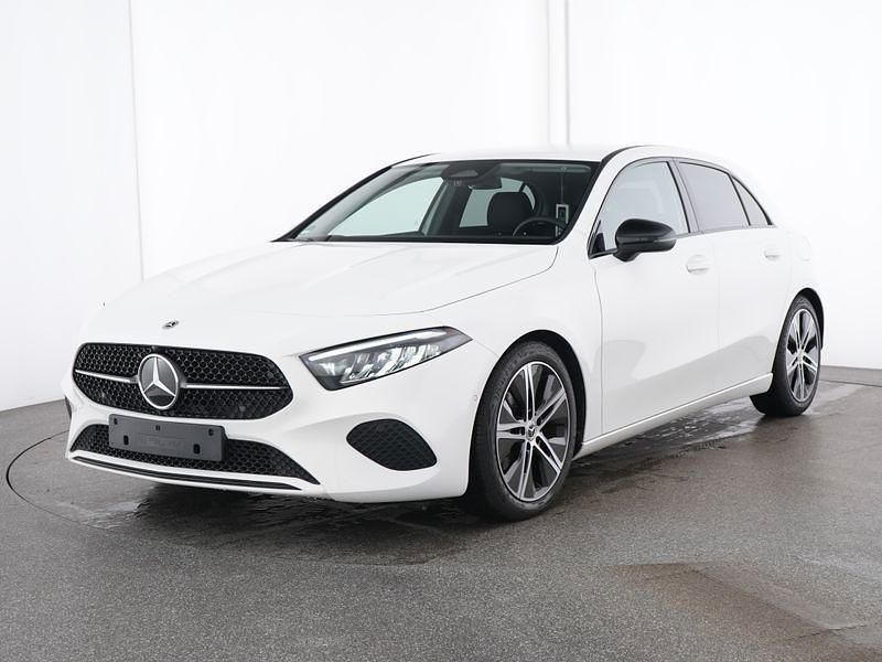Unilack polarweiß Gebraucht 2024 Mercedes A220 Progressive Limousine | 33.870 € (Guter Preis) - Bild 1/4