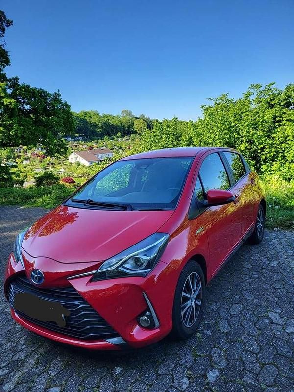 Gebraucht 2019 Toyota Yaris Hybrid Limousine | 15.000 € (Guter Preis) - Bild 1/4