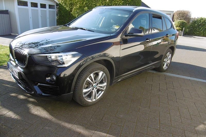 Schwarz Gebraucht 2017 BMW X1 Sport Line SUV | 19.600 € (Guter Preis) - Bild 1/4
