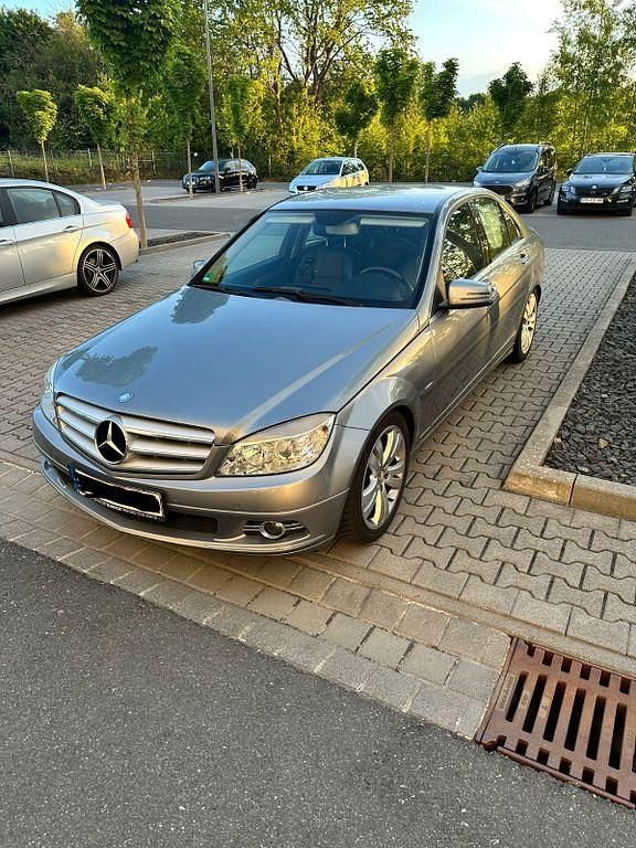 Silber Gebraucht 2010 Mercedes C200 Avantgarde Limousine | 7.800 € (Fairer Preis) - Bild 1/4