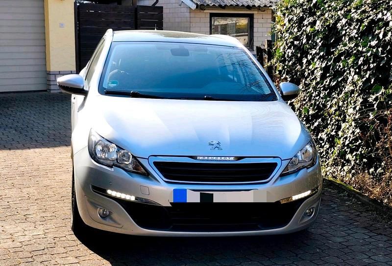 Gebraucht Peugeot 308 120 PS (88 kW) 2016 Silber Kombi