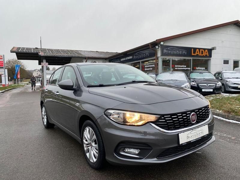Gebraucht Fiat Tipo Lounge 95 PS (69 kW) 2017 Grau Limousine